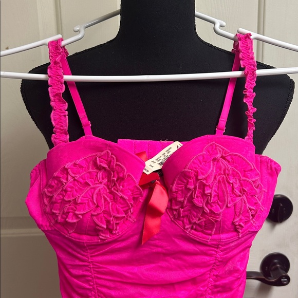 Victoria's Secret "Sexy Little Things" lace bra and garter slip, 34B - Picture 4 of 7